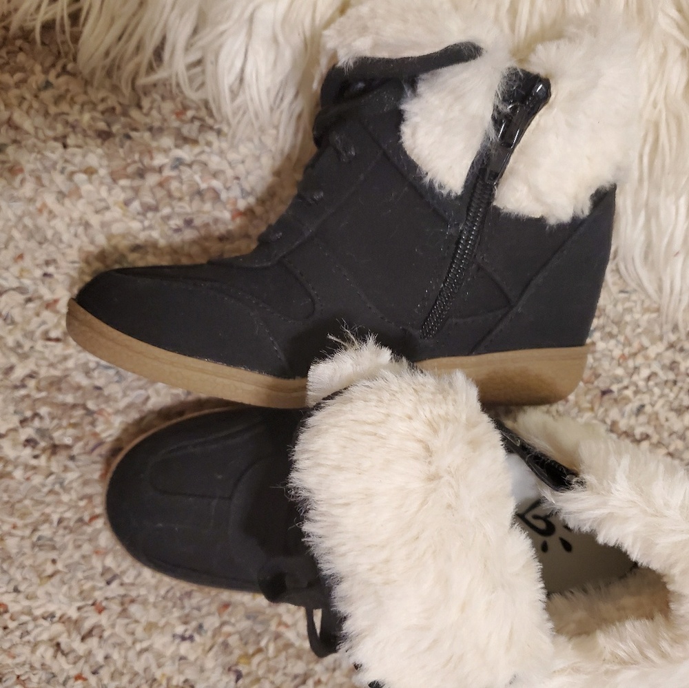Justice low wedge boot